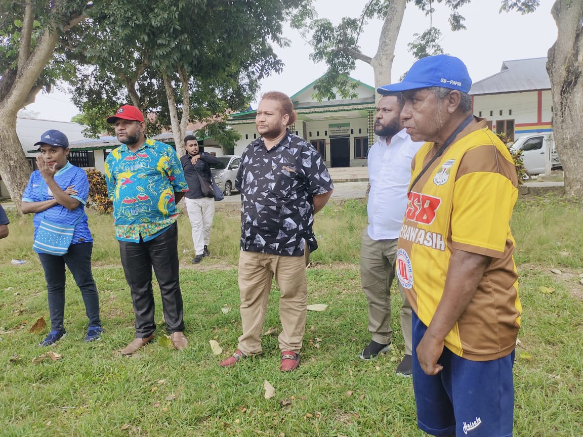 Senator Paul Finsen Mayor di Dampingi HYU Resmi Buka Laga Persahabatan U-17: SSB Cenderawasih Vs SSB Hidayatulla di Jayapura