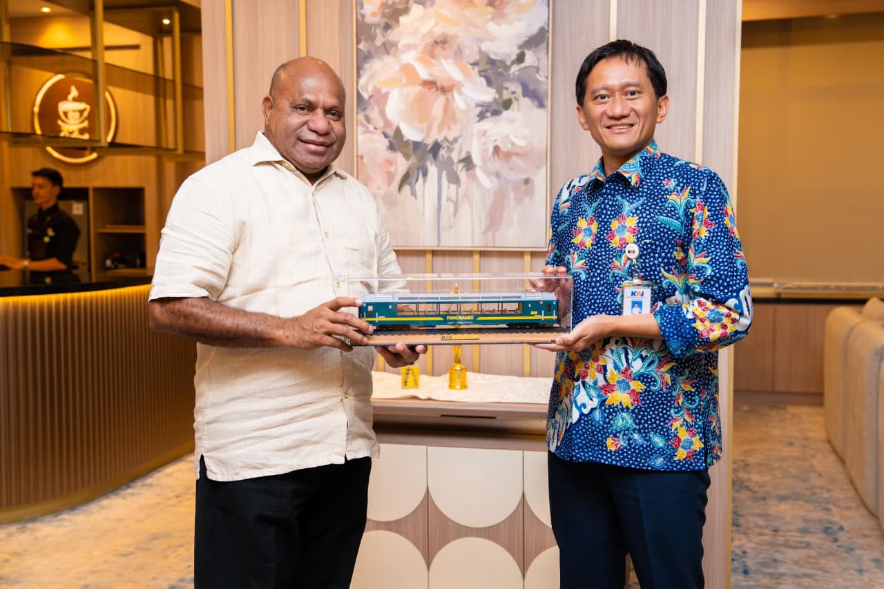 Usai Bertemu Direksi PT KAI, Gubernur Matius D. Fakhiri Dorong Realisasi Kereta Api Pertama di Papua